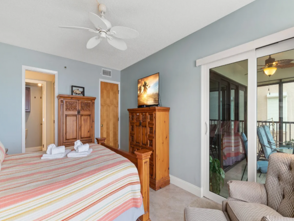 Updated 4th floor corner unit right on the Gulf